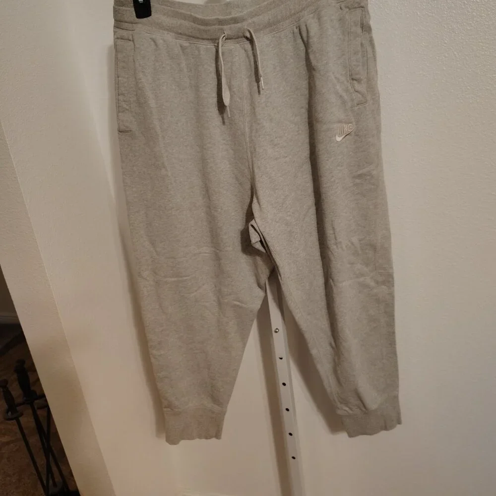 Nike Joggers Men's Gray Sportswear Classic Sweatpants Pants DA0019-050 Size XXL